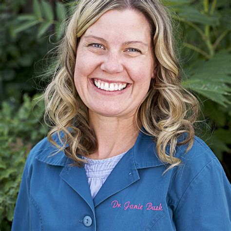Dr. Janie Lou Reyes Dental Clinic .